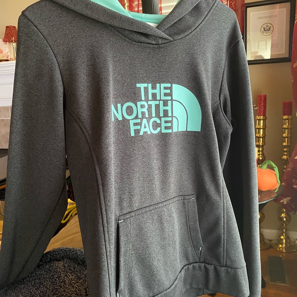 The North Face Women’s Hoodie Sweatshirt